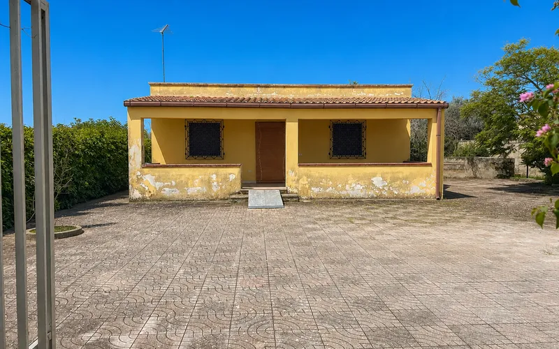 Dům v Sávě s pozemkem 7000m2