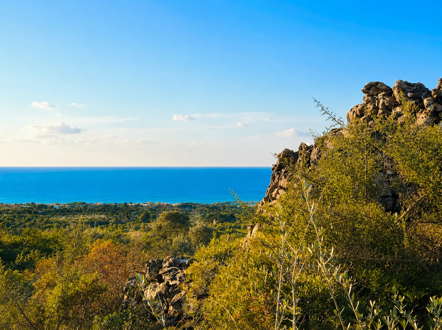 Stavební pozemek 26.000m2 s výhledem ma moře