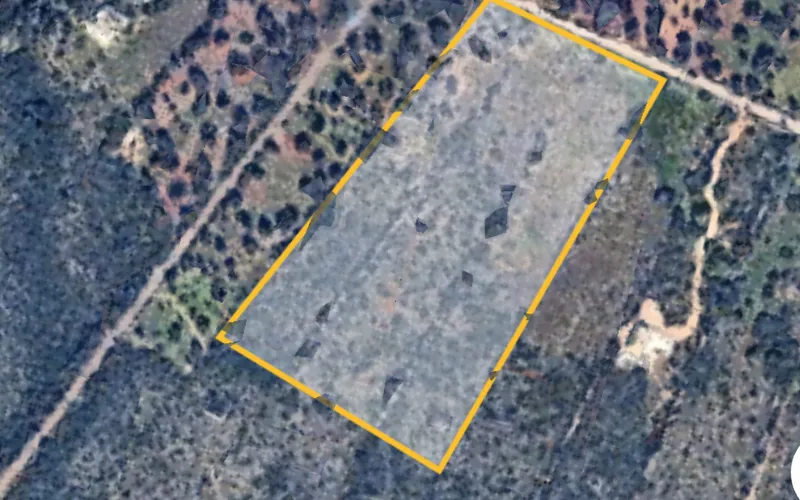 Stavební pozemek 26.000m2 s výhledem ma moře